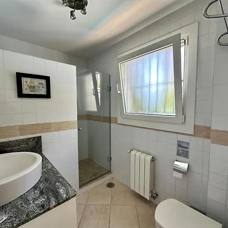 Wonderful Private Near With Sea Views Villa *