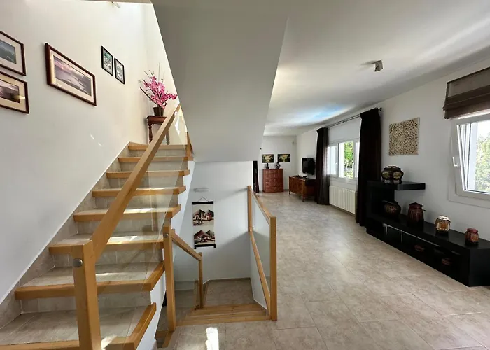 Wonderful Private Near With Sea Views *